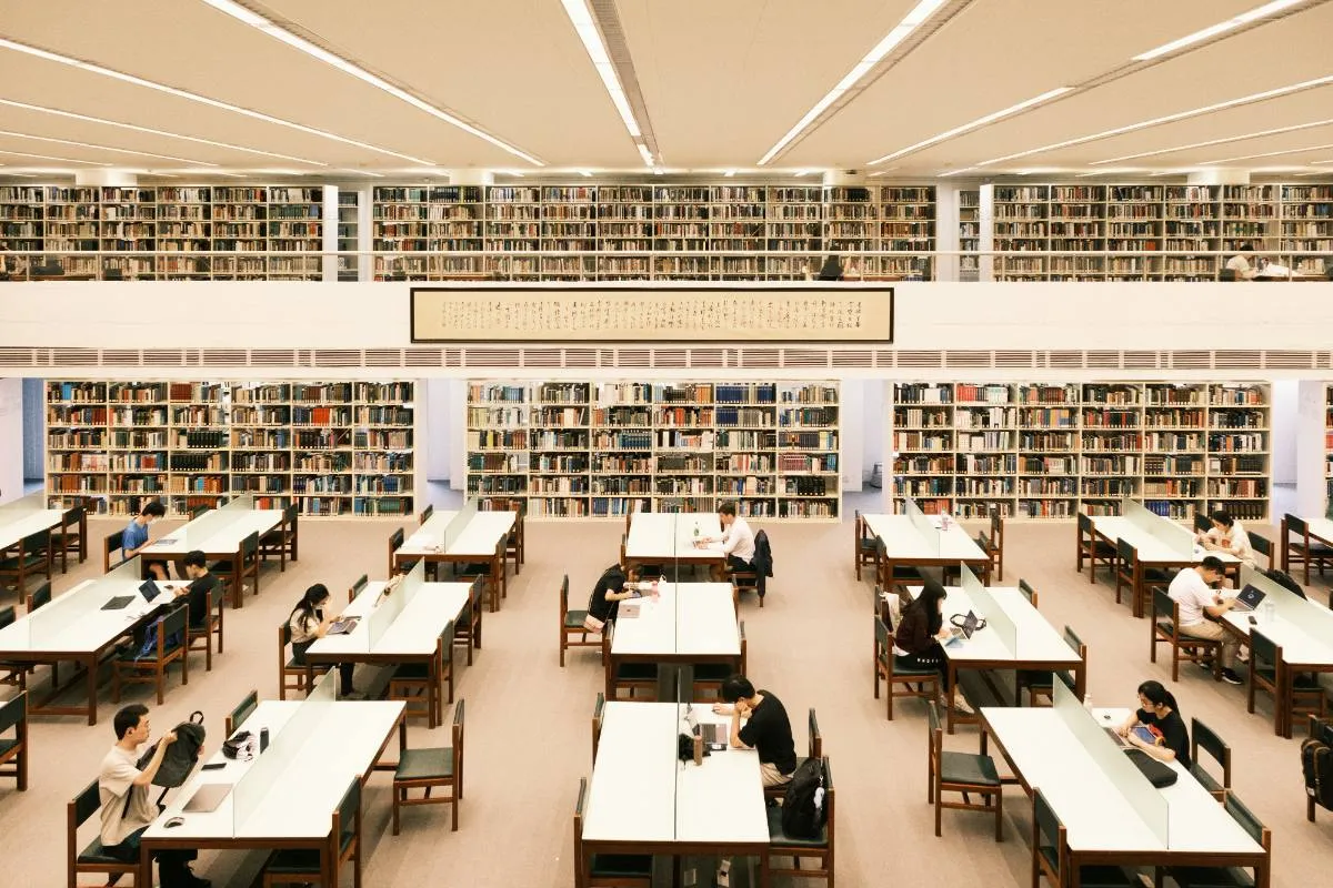 Students and instructors in a learning environment